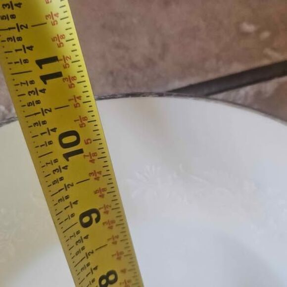 Noritake Reina 6450Q Plates Set of 3 10.5" Ceramic White w/White Flowers - Picture 4 of 7